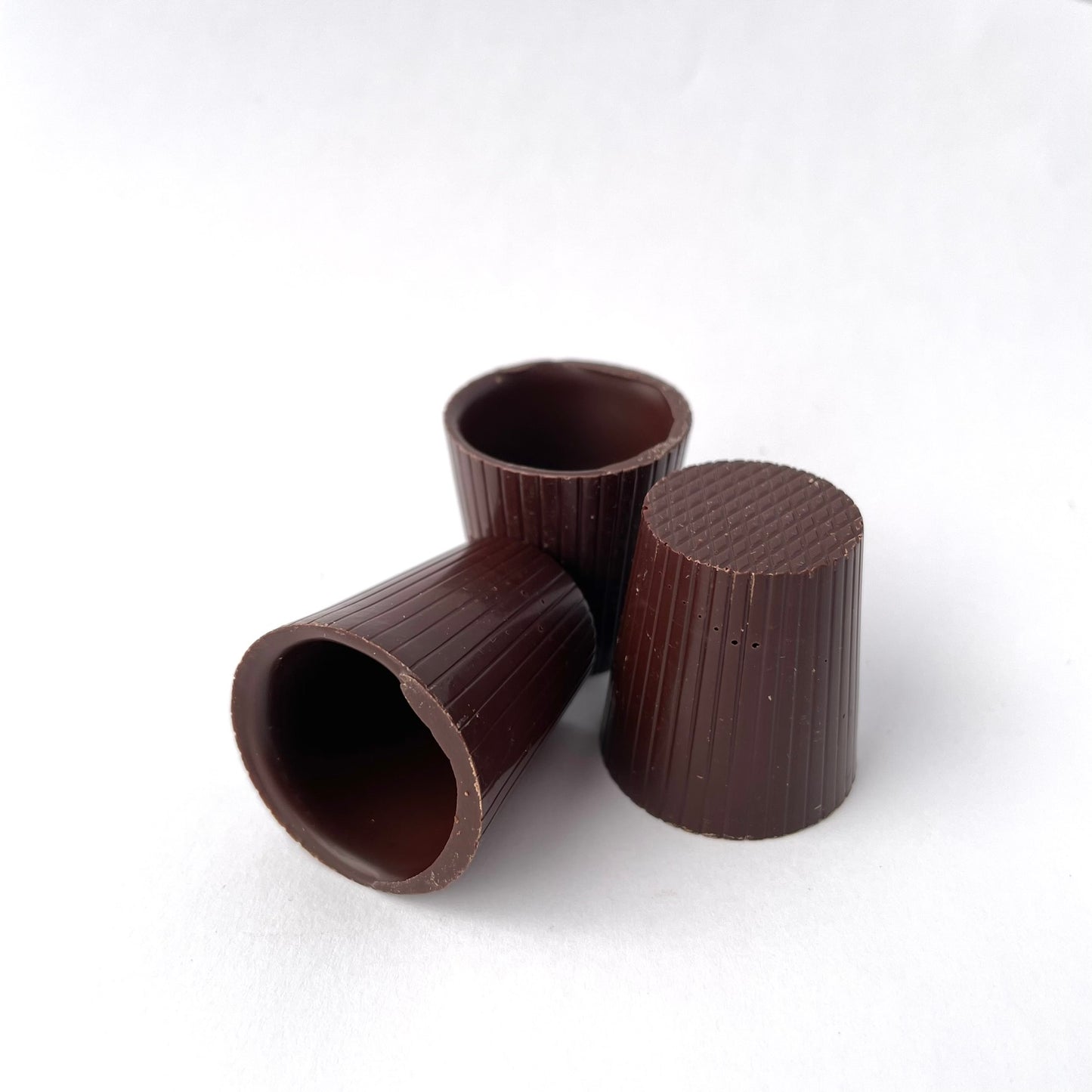 Chocolate shots cups made of dark chocolate 71% cacao - box of 25